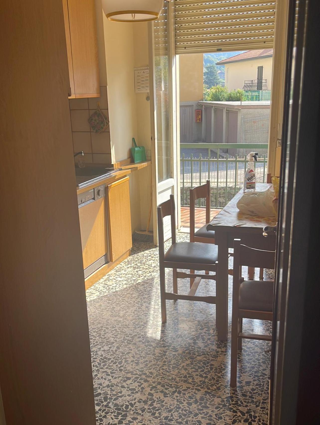 Laghi Di Como Appartamento Di Licinia E Mario Asso Exterior photo